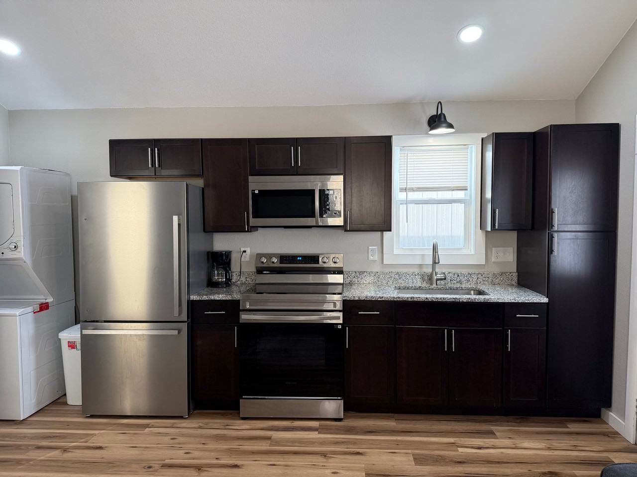 403 Gale St - Photo 7 of 10
