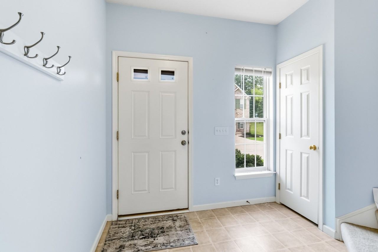105 Limestone Ct - Photo 3 of 20