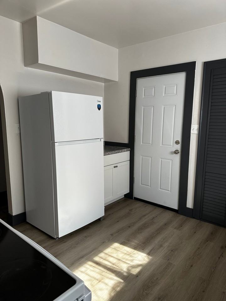4668 N 42nd St #1 - Photo 4 of 4