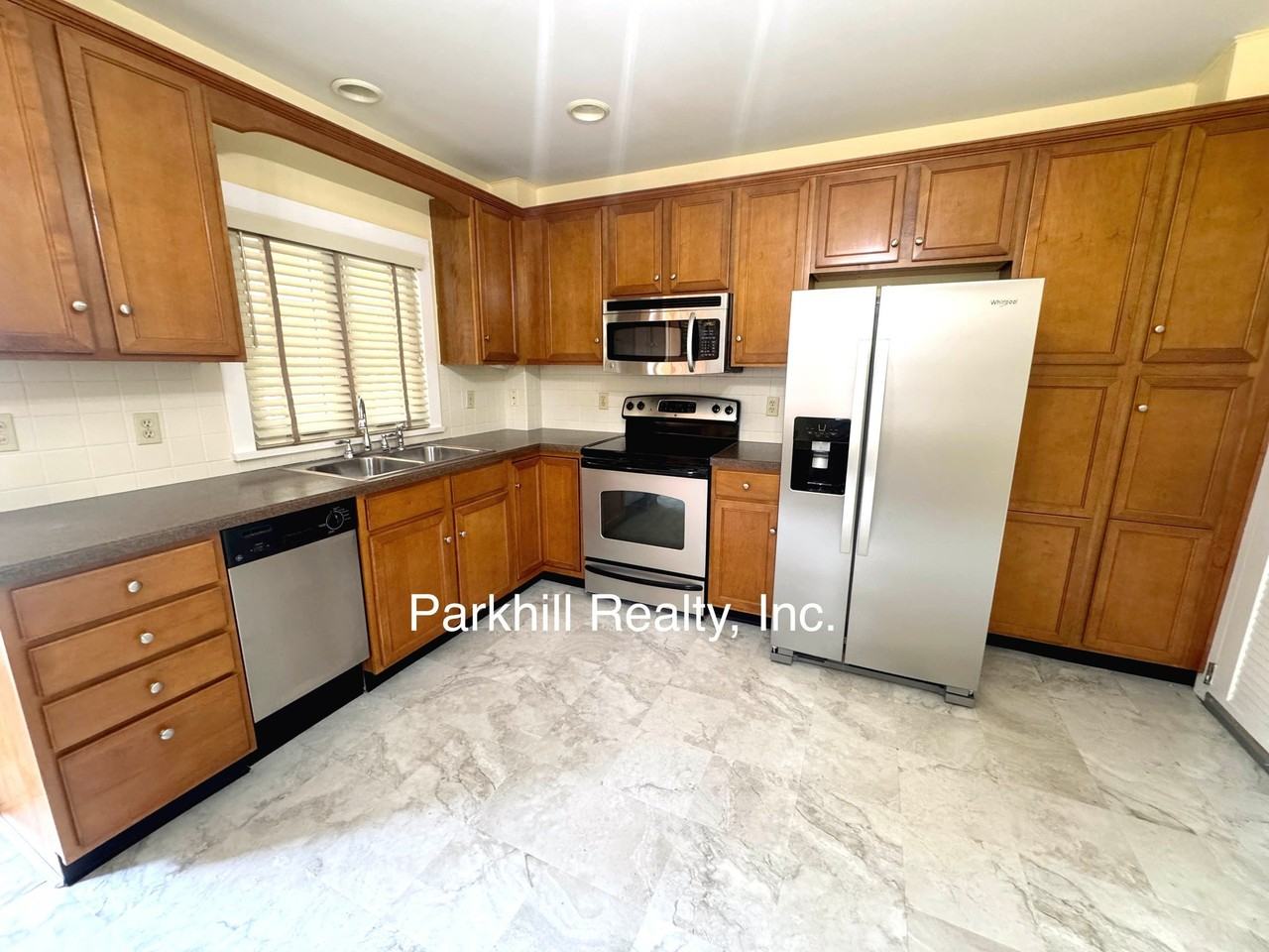 24 Pen Argyl St - Photo 5 of 11
