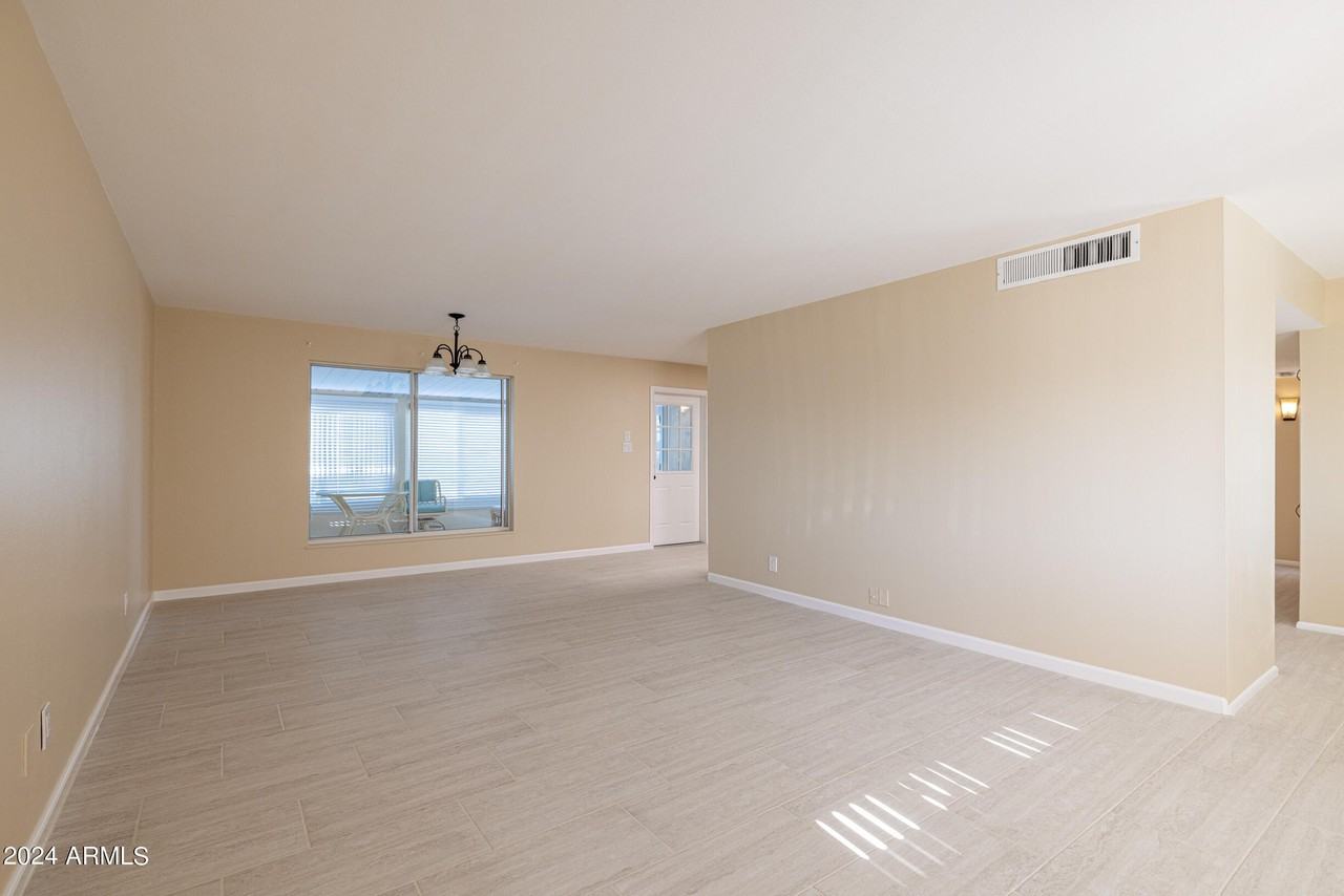 12208 N Pebble Beach Dr - Photo 3 of 21