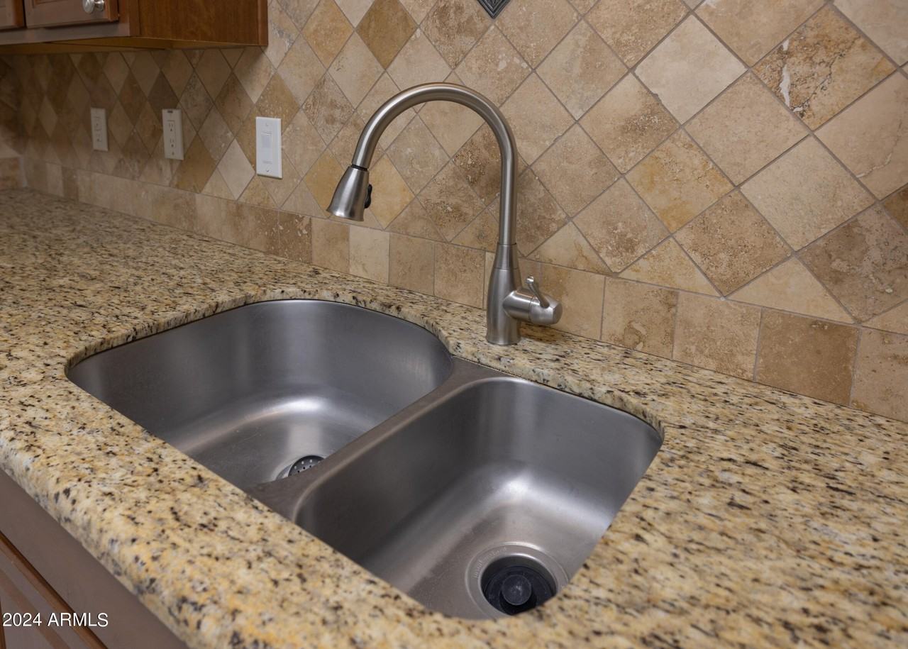 12208 N Pebble Beach Dr - Photo 6 of 21