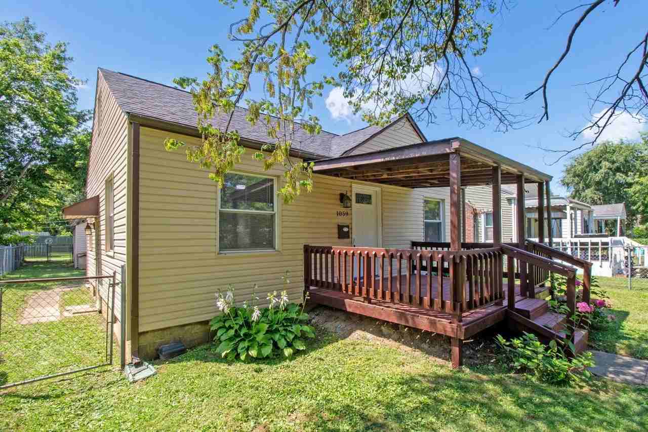 1059 Lawrence Dr - Photo 2 of 31