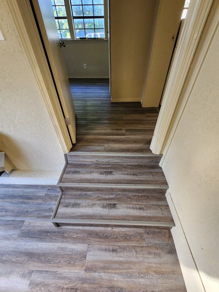 902 W 14th St #1 - Photo 6 of 10