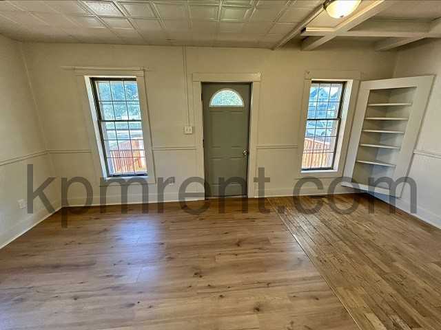 912 2nd Ave Ne #1 - Photo 5 of 16