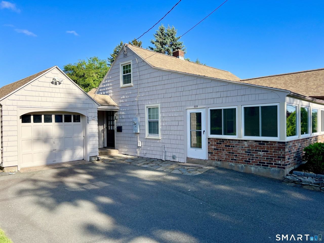 609 Hunting Hill Ave - Photo 2 of 24