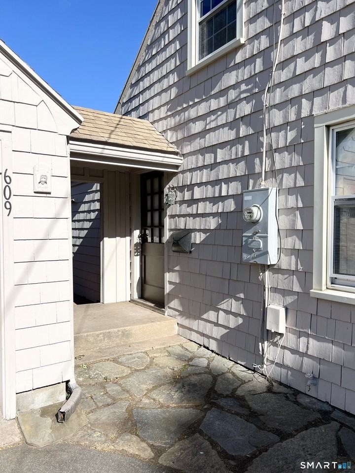 609 Hunting Hill Ave - Photo 5 of 24