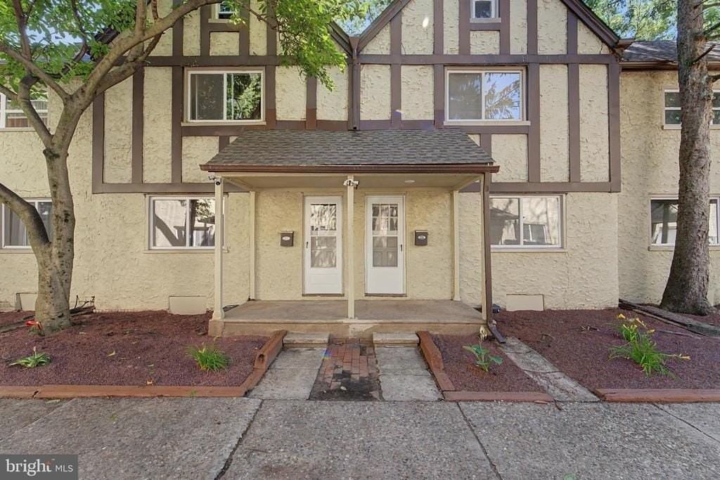 607 W Maple Ave - Photo 3 of 18