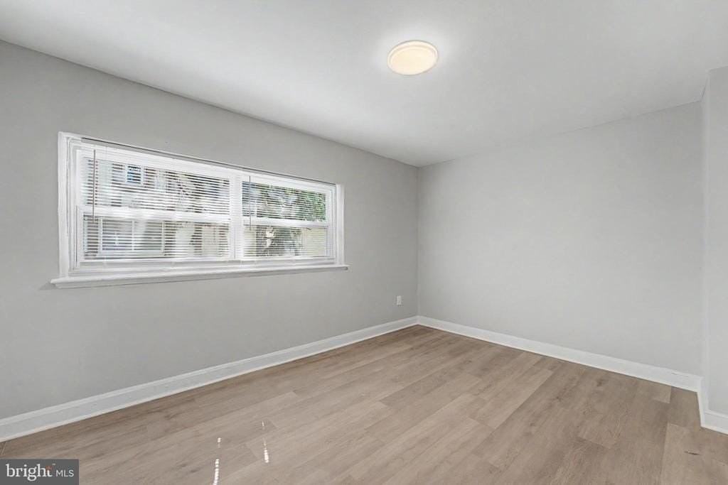 607 W Maple Ave - Photo 7 of 18