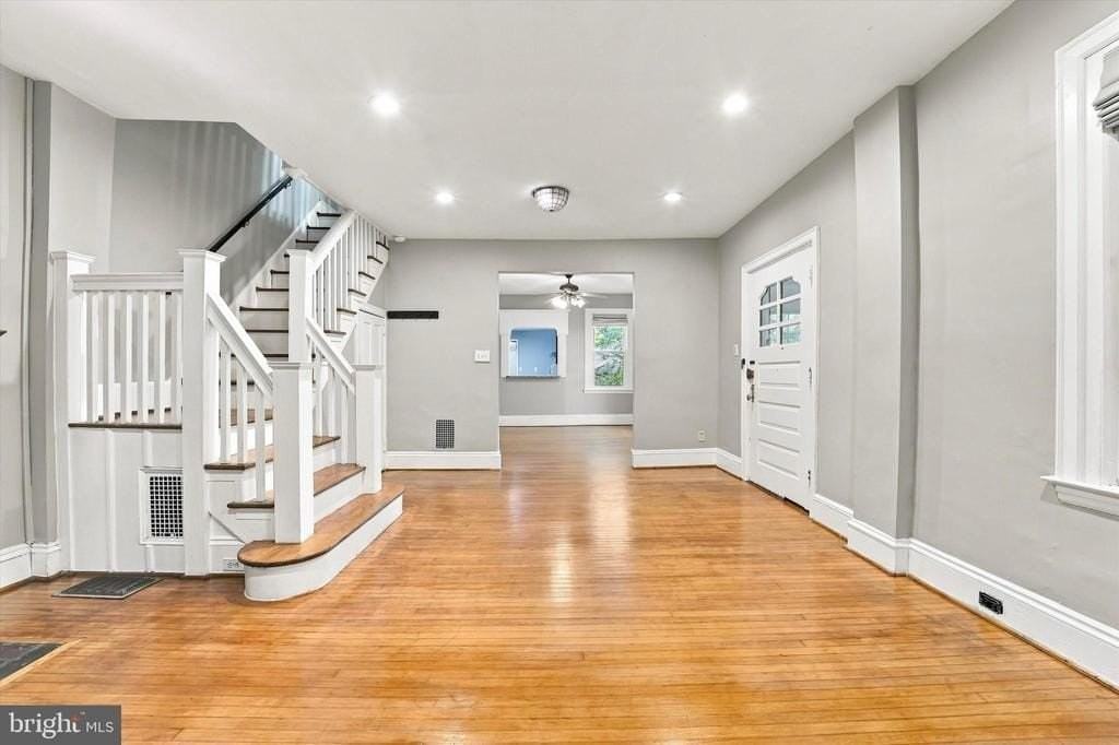 315 Kent Rd - Photo 5 of 28