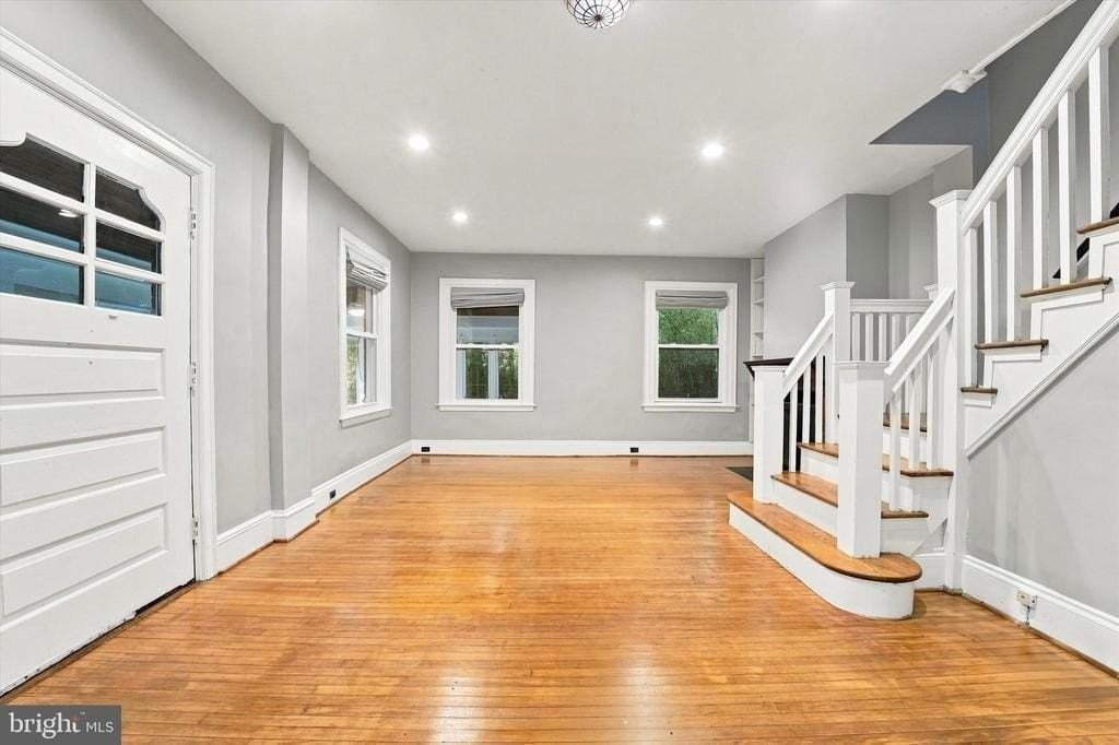 315 Kent Rd - Photo 7 of 28