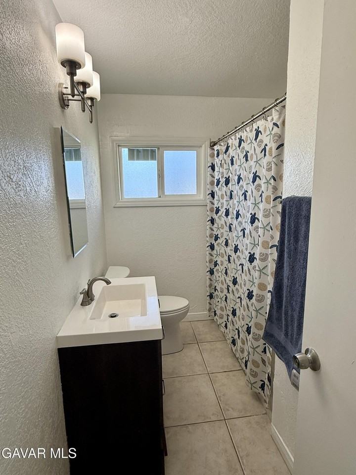 1016 W Avenue J14 - Photo 7 of 12