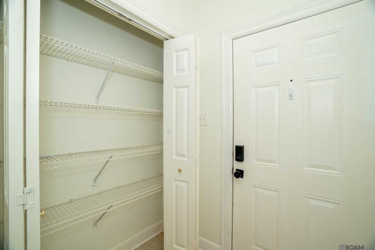 12386 River Highlands Dr #B - Photo 7 of 32