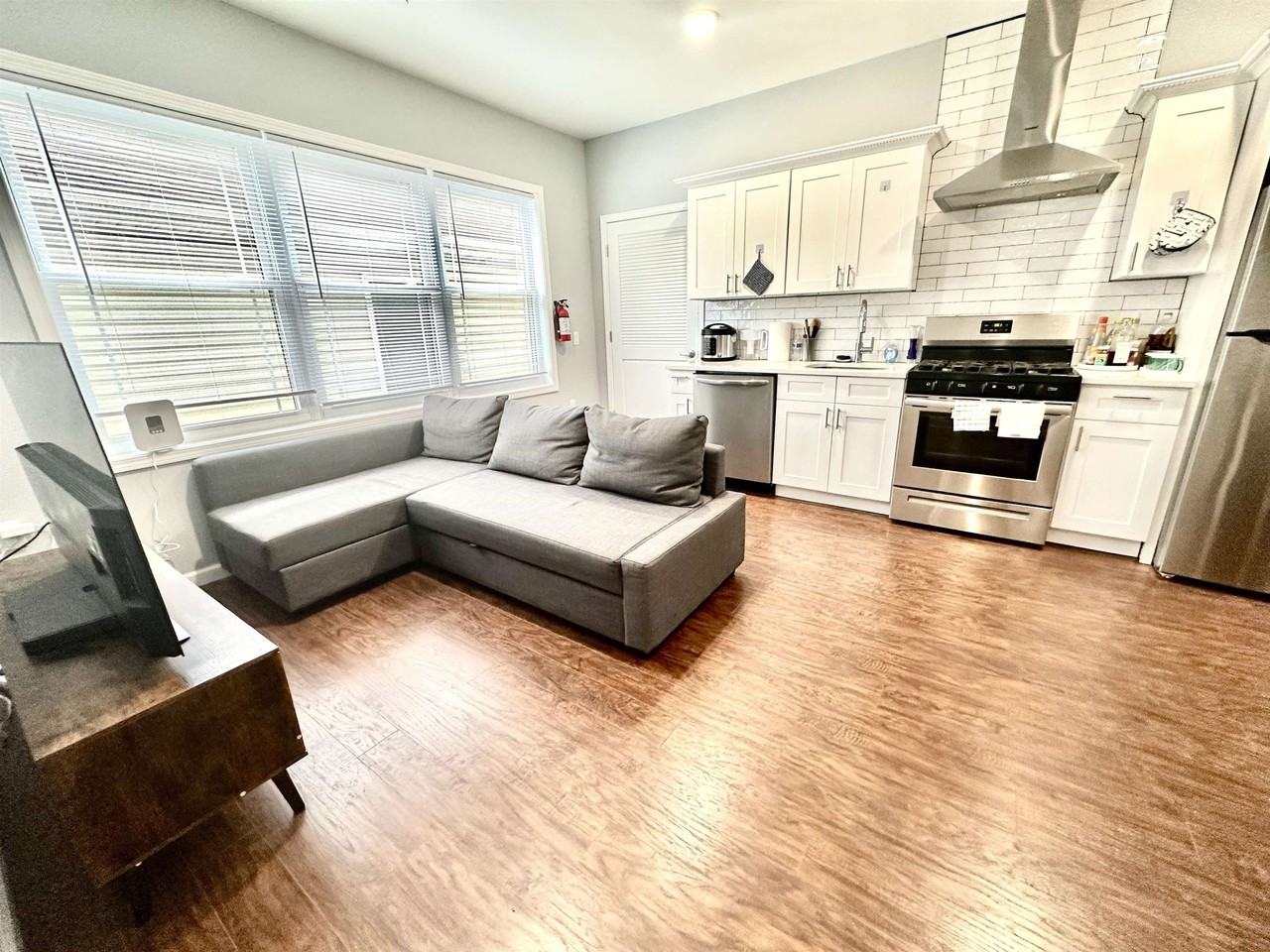 40 Vroom St #3B