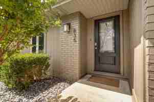 featured image of 835 E Powell St #1