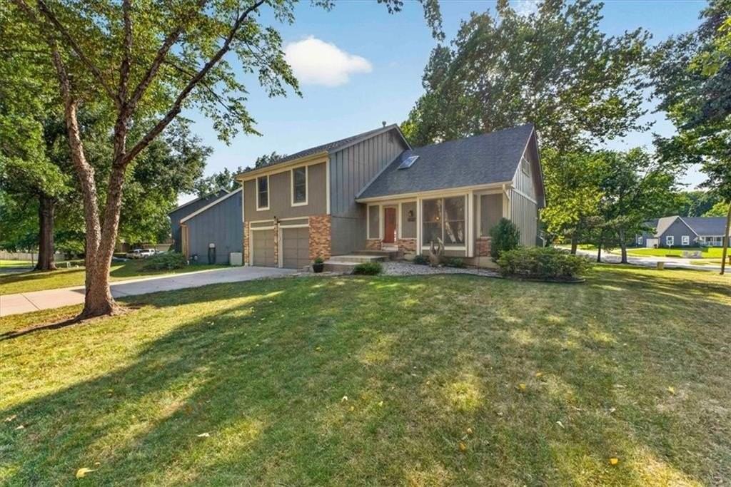 9002 Swarner Dr - Photo 2 of 50