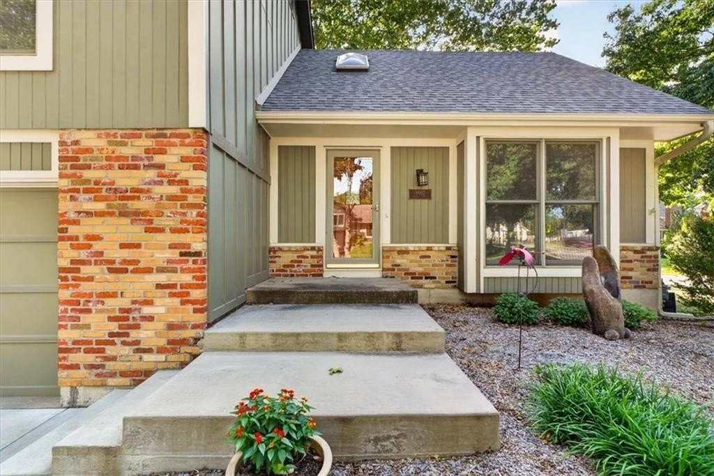 9002 Swarner Dr - Photo 4 of 50