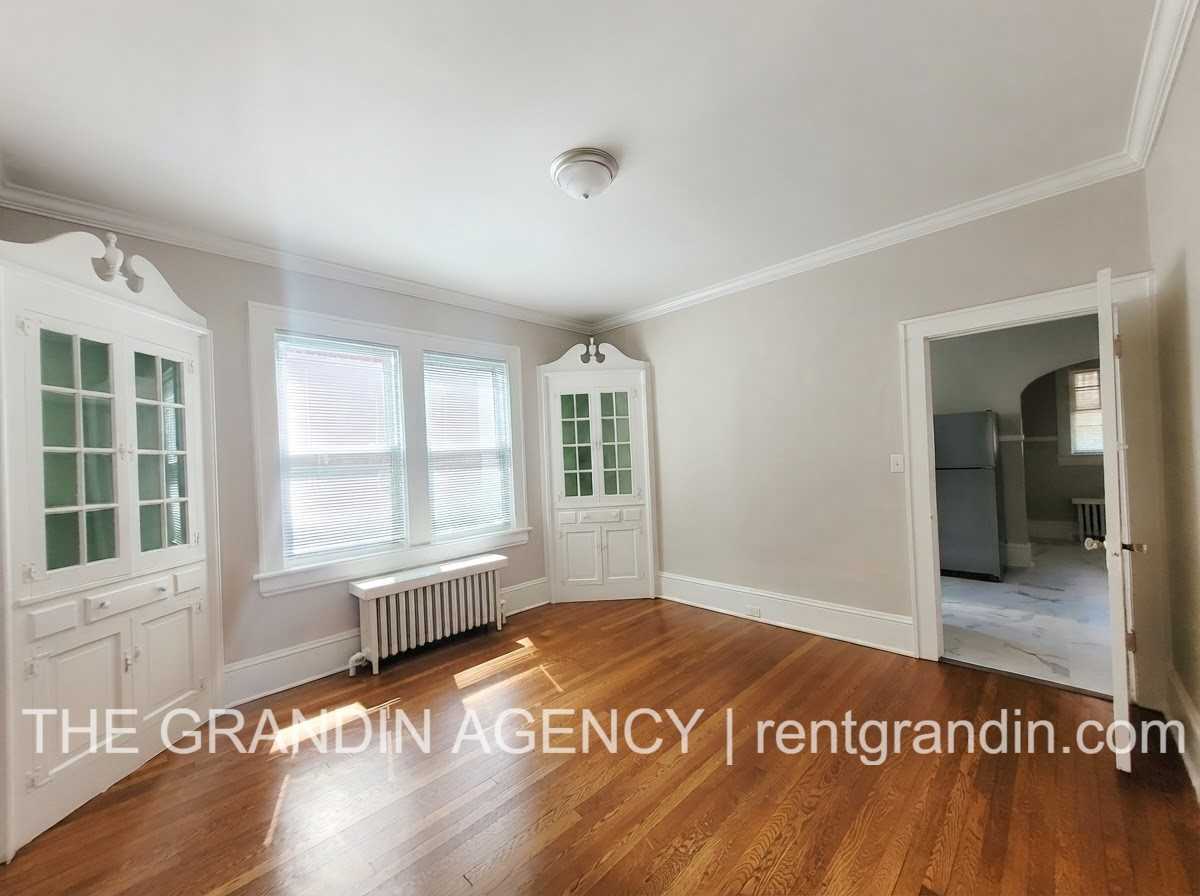 2110 Memorial Ave Sw #2110 - Photo 3 of 12