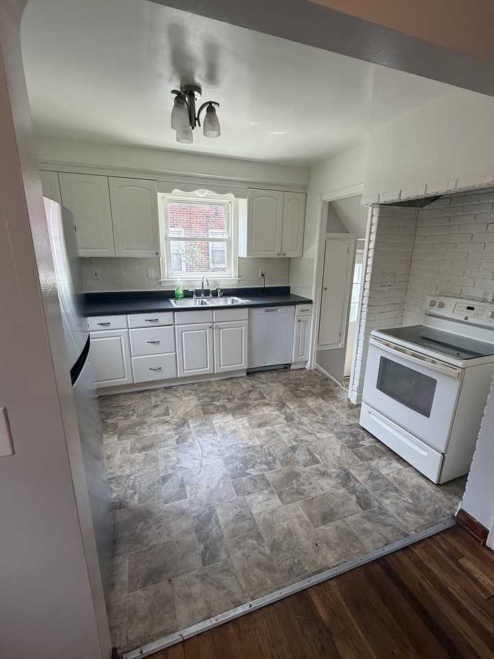 1115 Villaview Rd #1 - Photo 7 of 50
