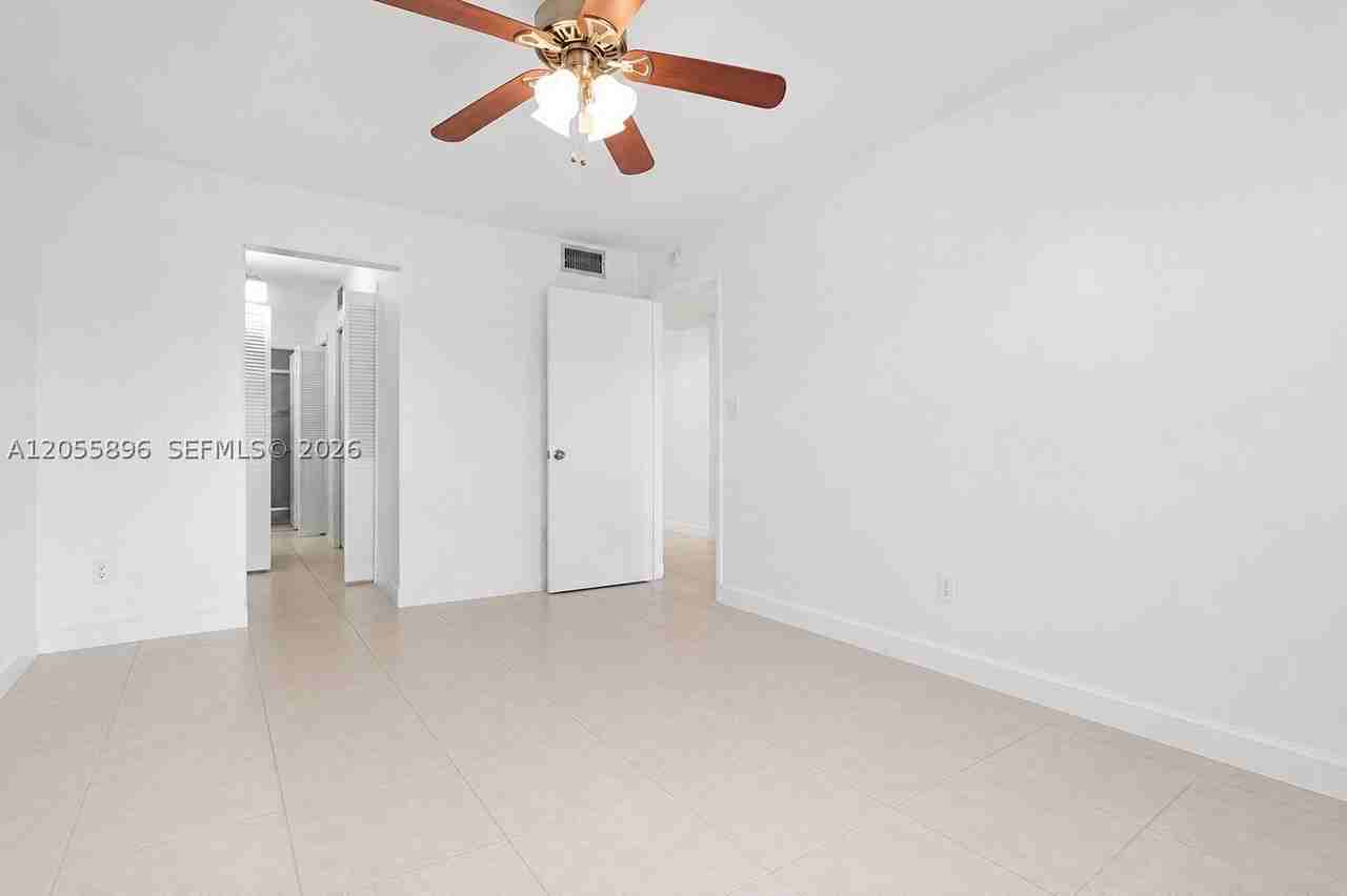 1740 Jefferson Ave #8 - Photo 4 of 14