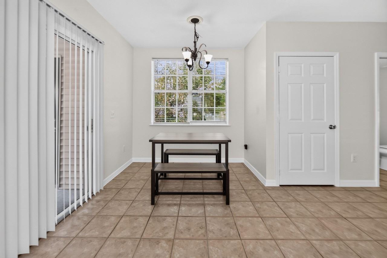 Plantation Cove Dr - Photo 7 of 17