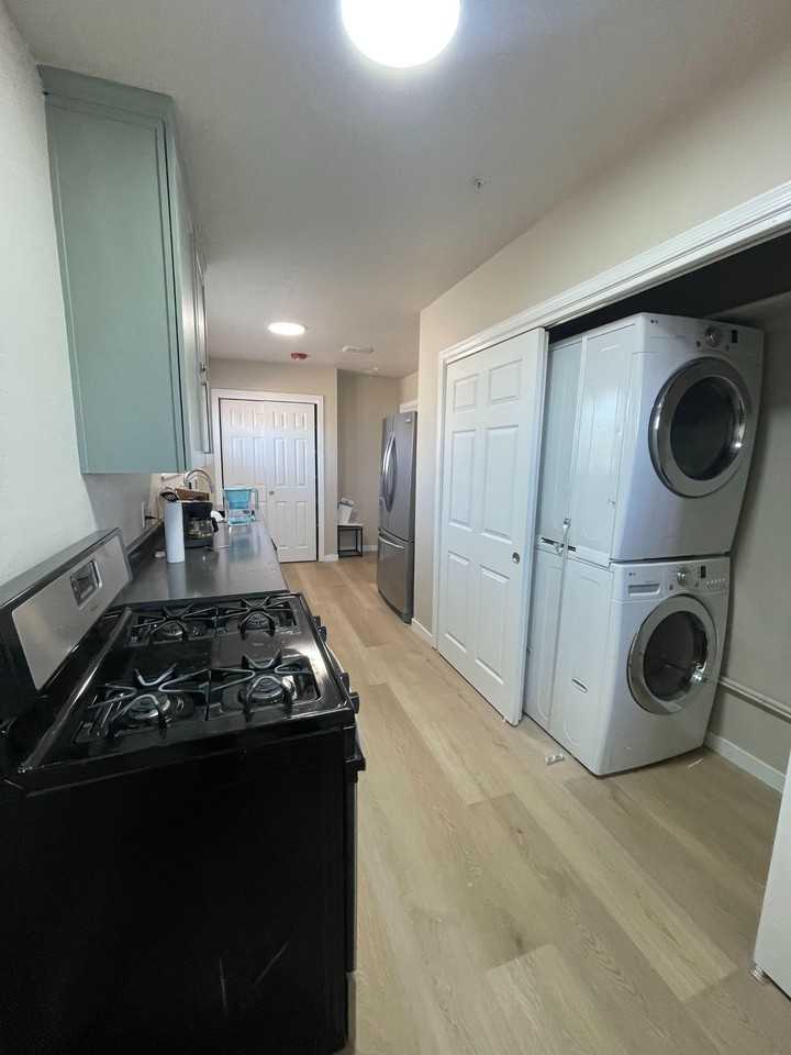 1326 West Wier Avenue - Photo 2 of 7
