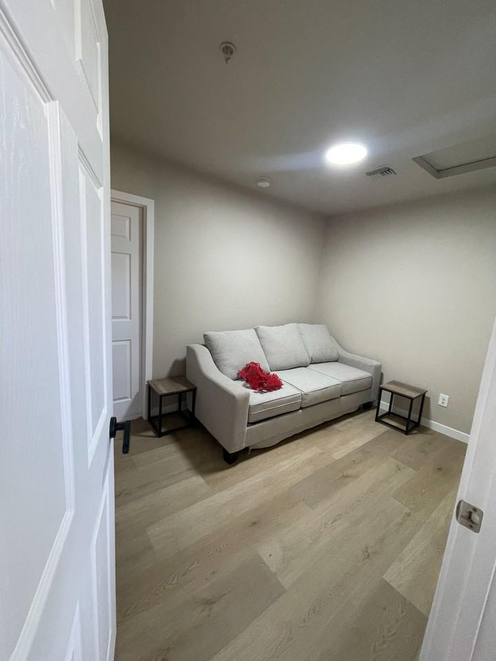 1326 West Wier Avenue - Photo 7 of 7