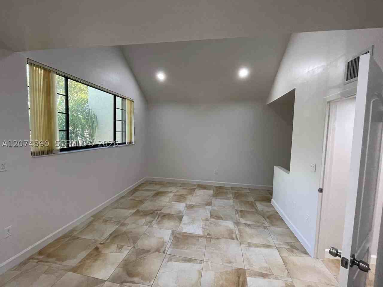13037 Sw 88th Ln #204A - Photo 7 of 10