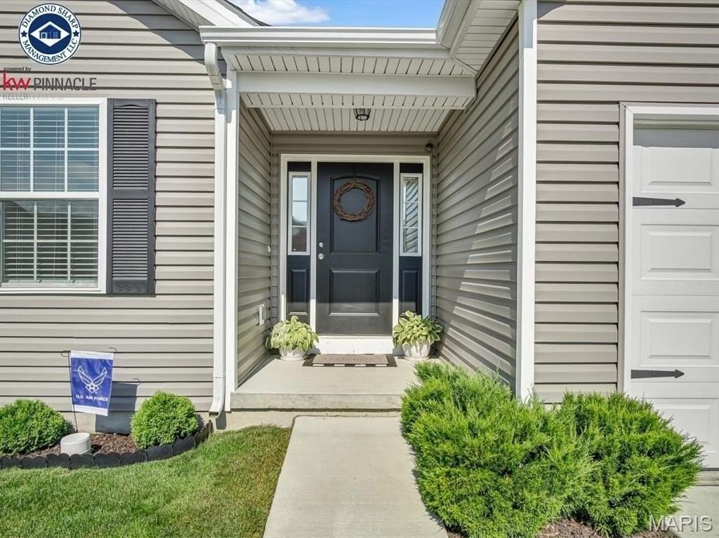 1159 Lear Ln - Photo 3 of 21