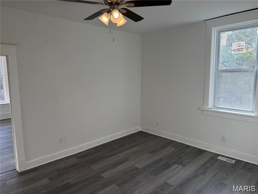 570 Washington Pl - Photo 6 of 15