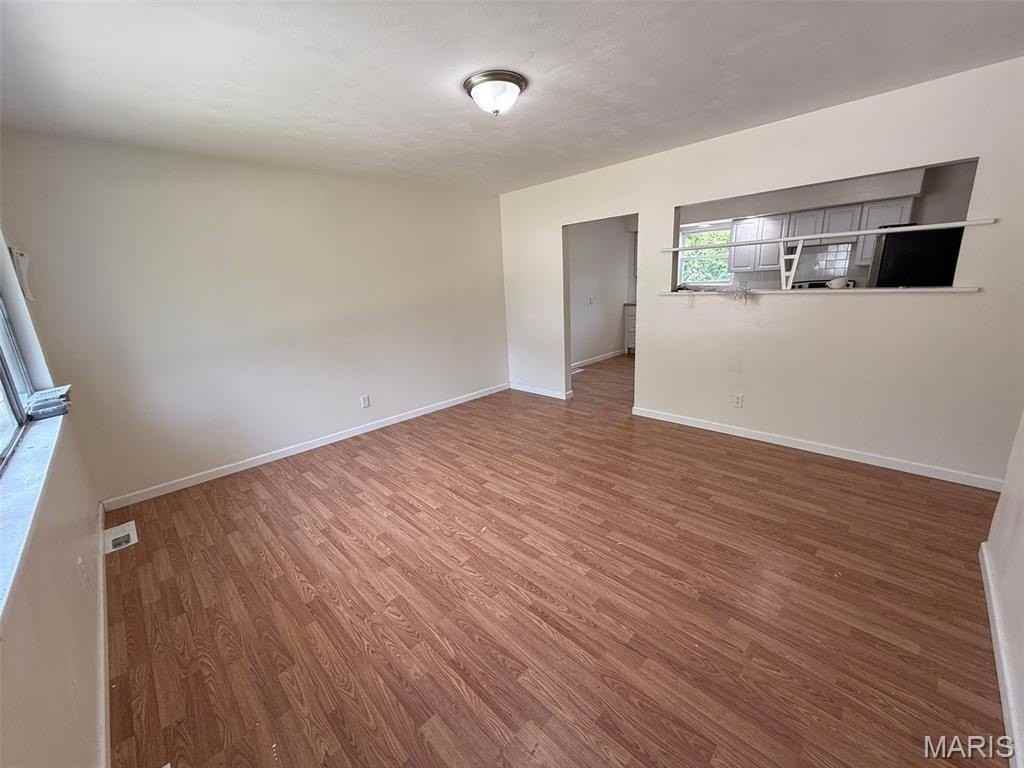 10078 Green Valley Dr - Photo 5 of 28