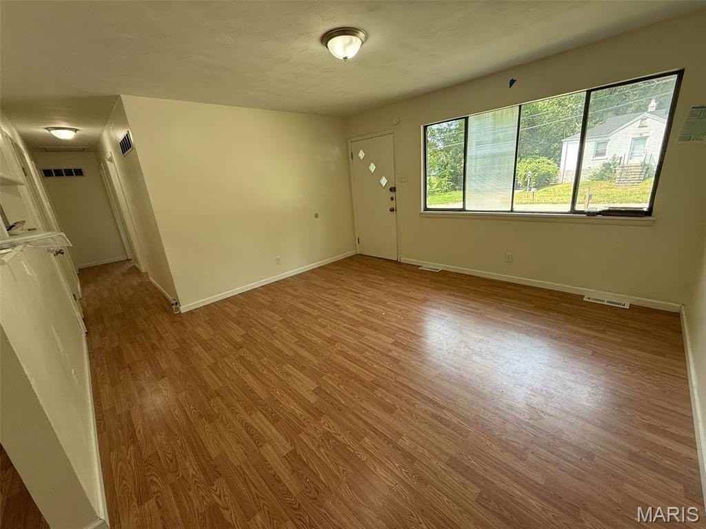 10078 Green Valley Dr - Photo 6 of 28