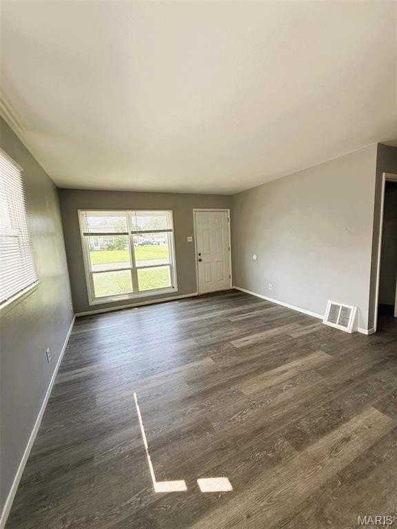 323 Shepley Dr - Photo 7 of 25
