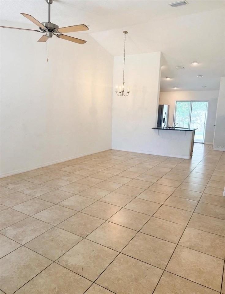 20 Rainstone Ln #B - Photo 3 of 17