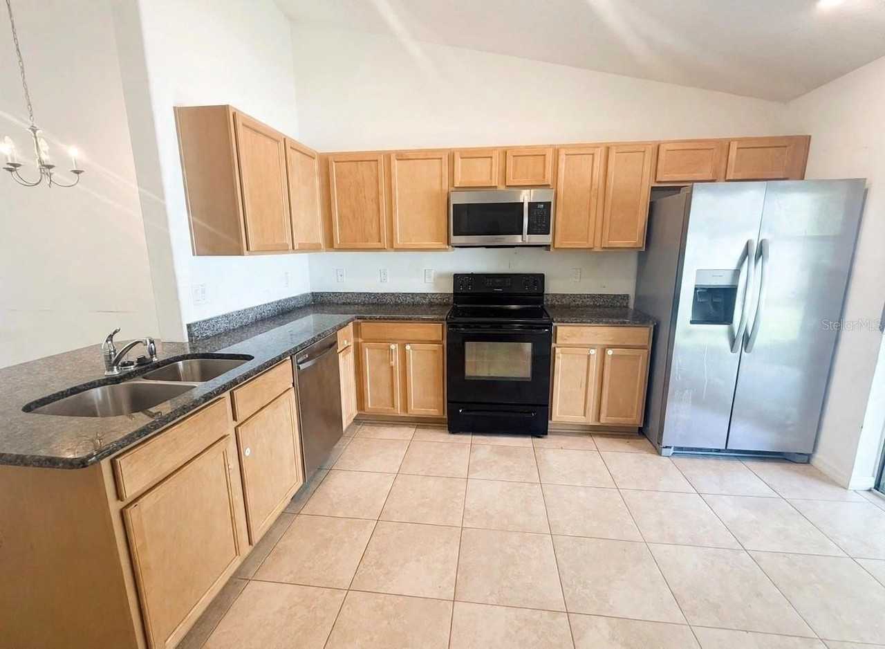 20 Rainstone Ln #B - Photo 5 of 17