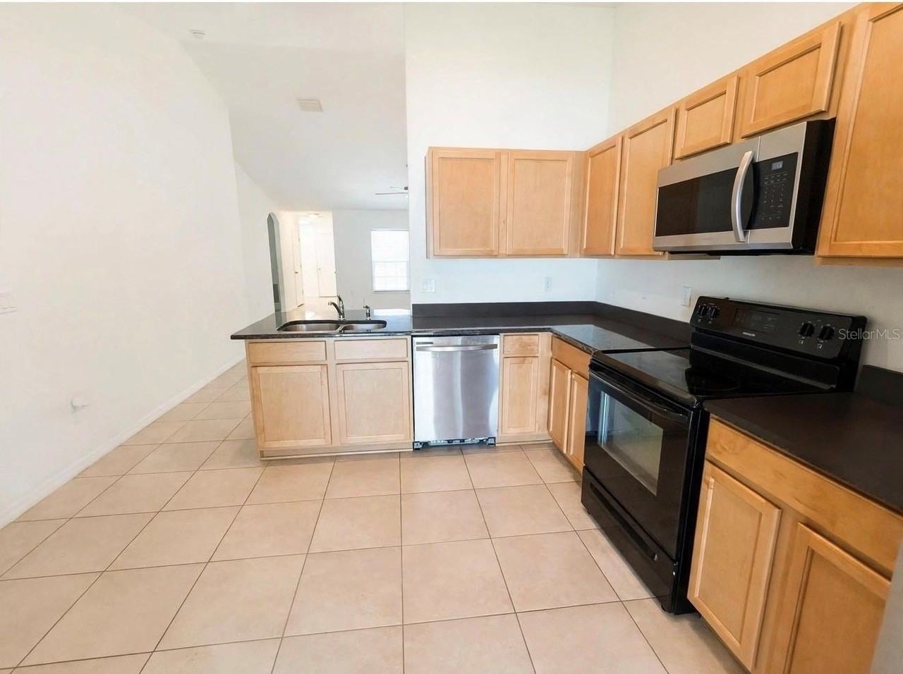 20 Rainstone Ln #B - Photo 6 of 17