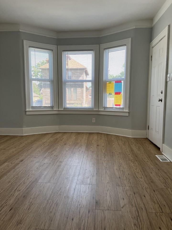 124 Oak St #1 - Photo 3 of 13
