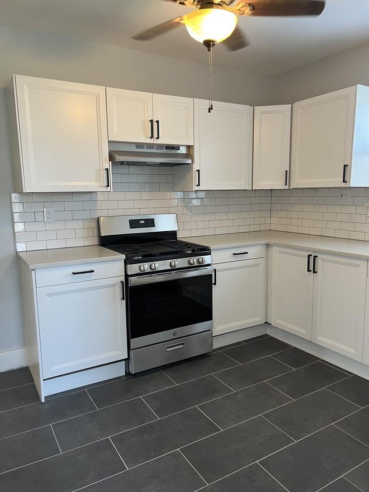 124 Oak St #1 - Photo 5 of 13