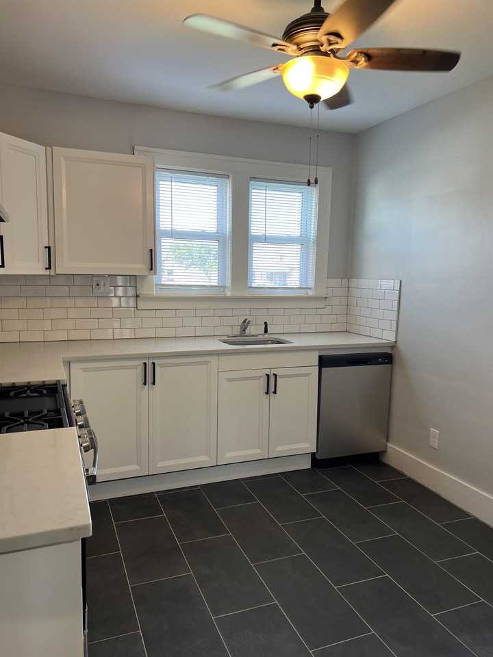 124 Oak St #1 - Photo 6 of 13