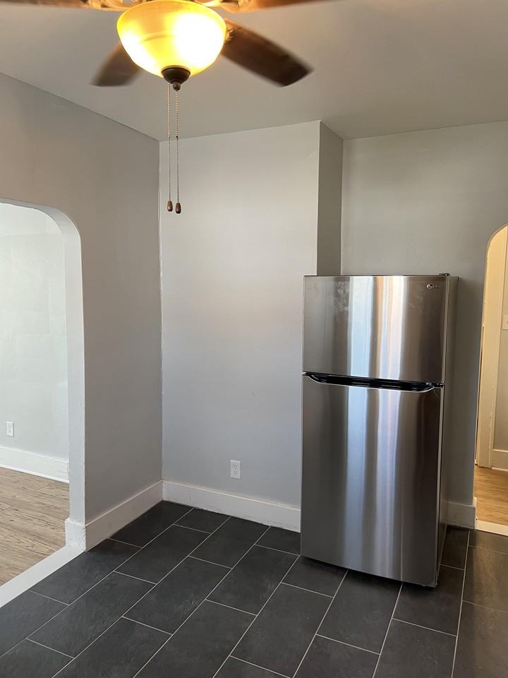 124 Oak St #1 - Photo 7 of 13