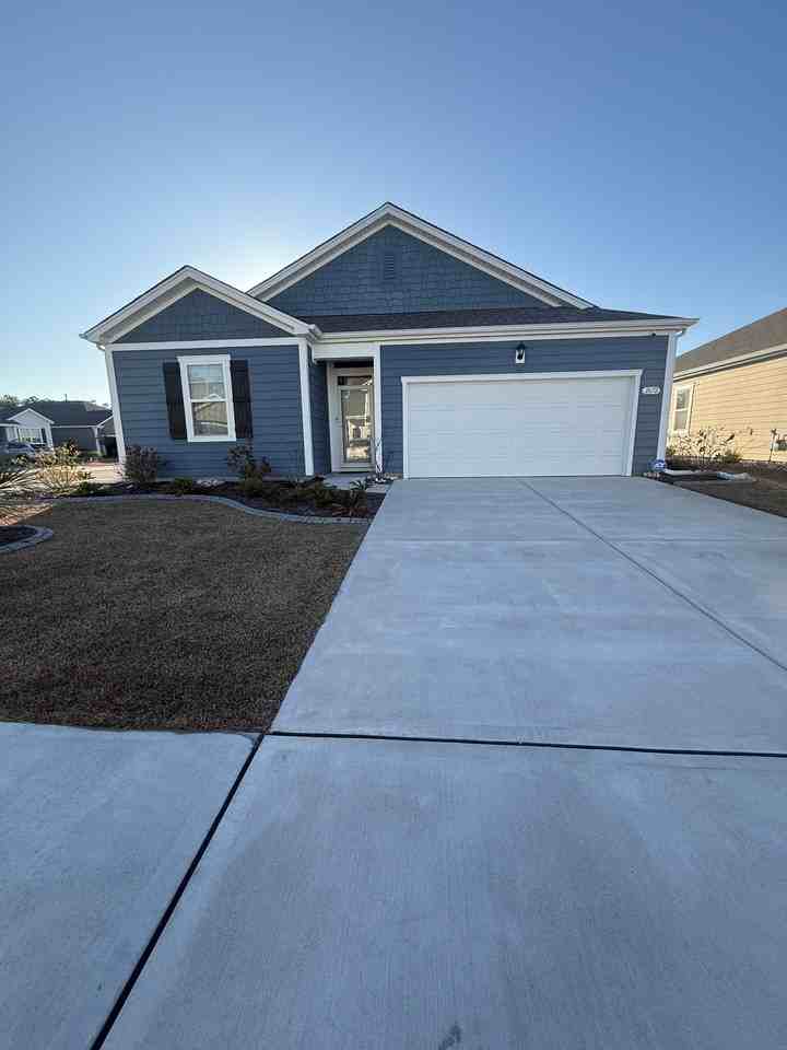 2672 Pegasus Pl - Photo 3 of 33