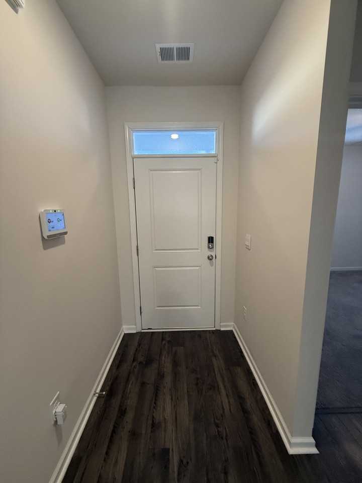 2672 Pegasus Pl - Photo 7 of 33