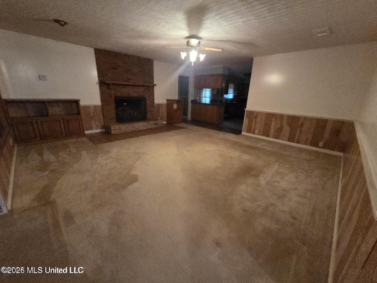 1195 N Old Canton Rd - Photo 6 of 32
