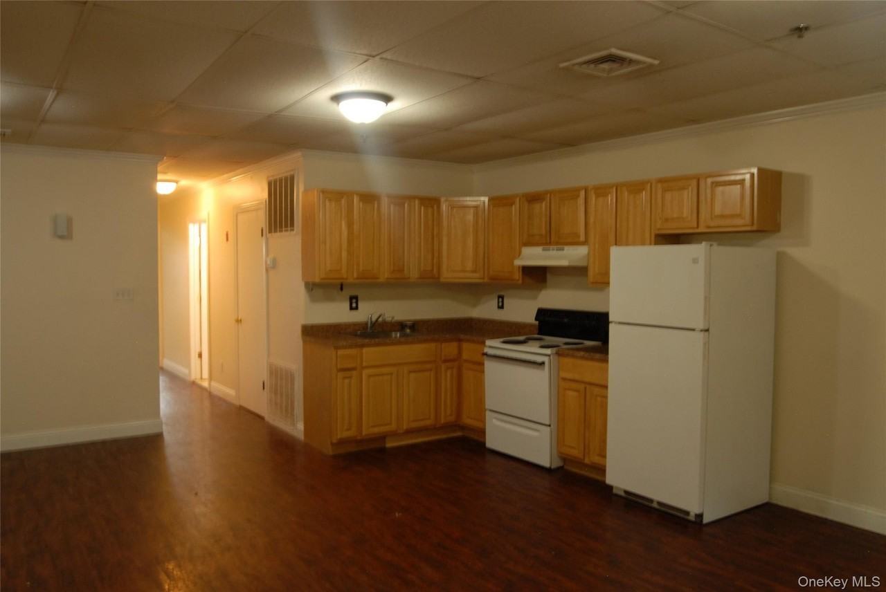 1191 Route 9w #C8 - Photo 2 of 4