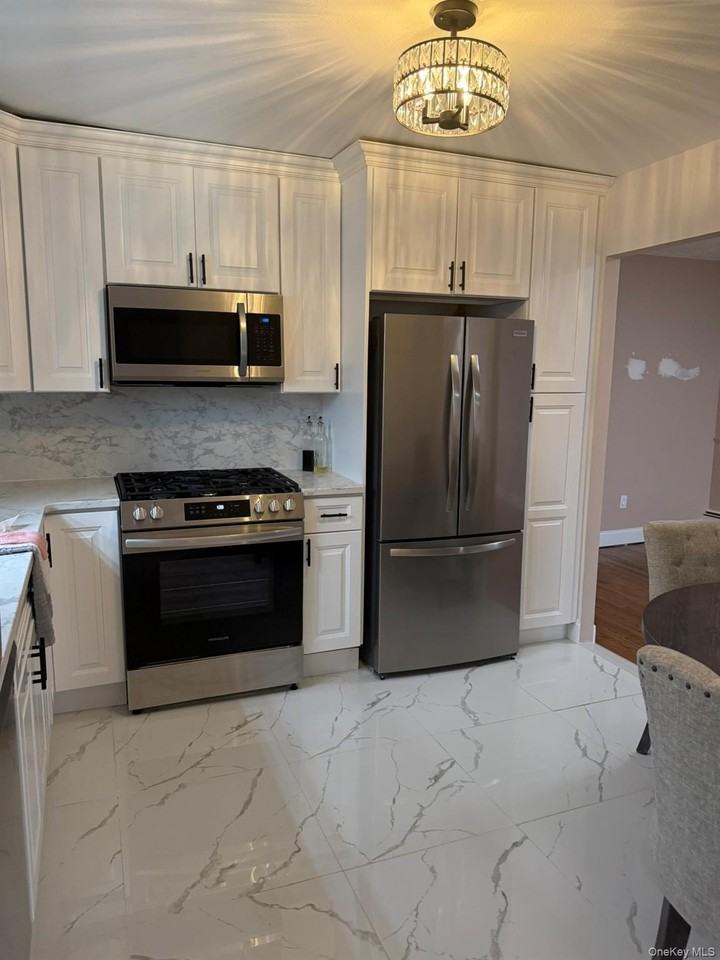 14437 26th Ave - Photo 2 of 24