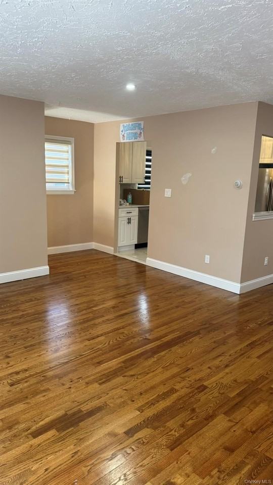 14437 26th Ave - Photo 4 of 24