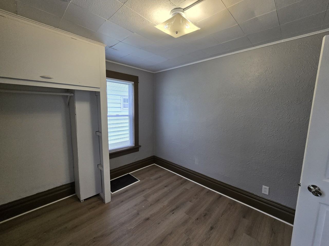 716 Fowler St #1 - Photo 5 of 23