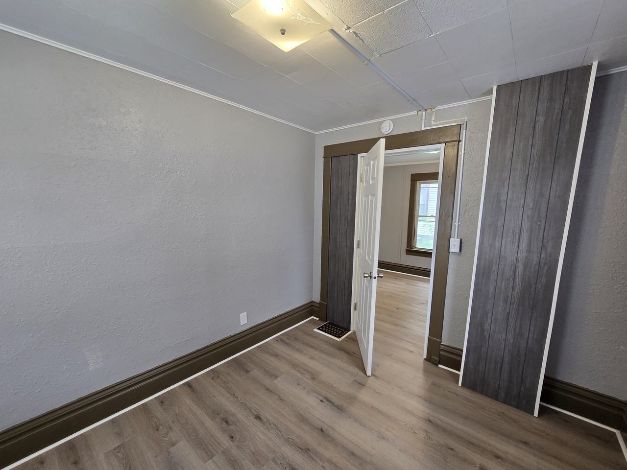 716 Fowler St #1 - Photo 6 of 23