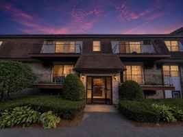featured image of 14 Williamsburg Ct #1
