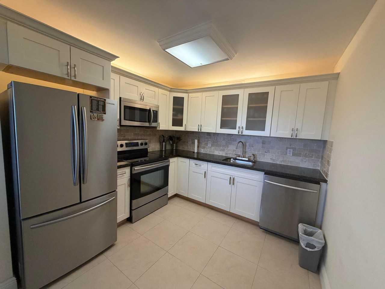 1905 Bermuda Cir - Photo 3 of 16